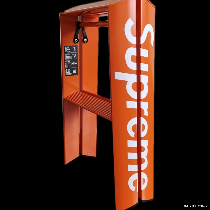 STEP LADDER LUCANO 0824